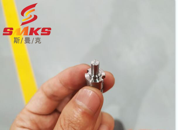 噴嘴微孔拋光及去除毛刺，斯曼克磨粒流像手術刀一樣精確
